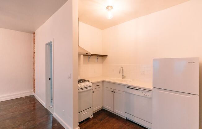 Studio, 1 bath, 328 sqft, $1,695, Unit Unit #210