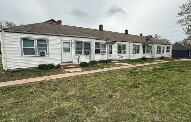 Charming 2-Bedroom Apartment in SE Wichita Neighborhood