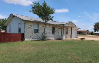 3/2/1 Home With Beautiful Rock Exterior & Stainless Appliances! Off Of FM 1044!