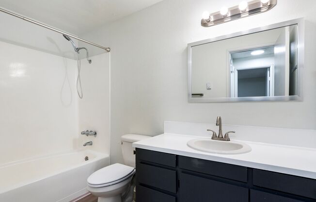 2 beds, 1 bath, 825 sqft, $1,395, Unit 51