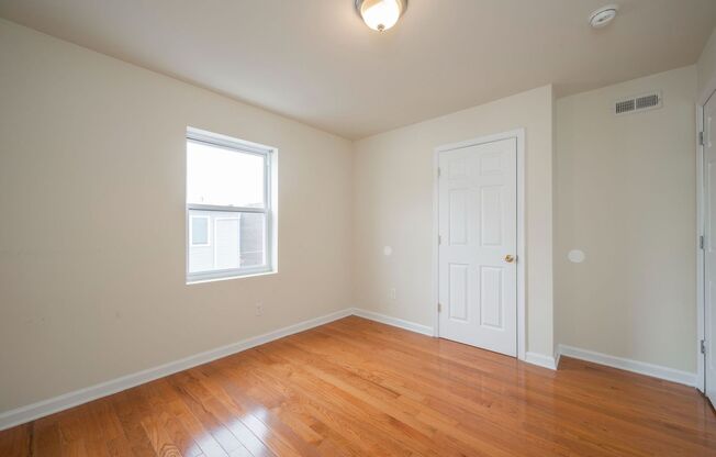 3 beds, 1 bath, 790 sqft, $1,450, Unit Unit 34