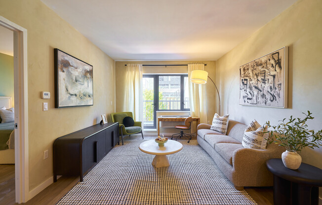 2 beds, 2 baths, $3,664, Unit 4ZA