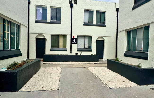 2 beds, 1.5 baths, $1,250, Unit 21-063E