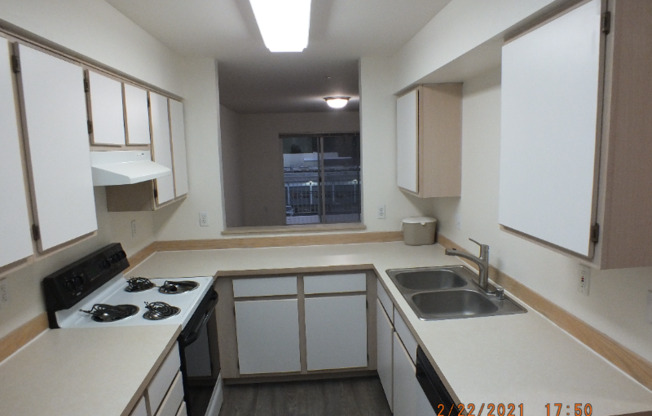 12549 28 AVE NE