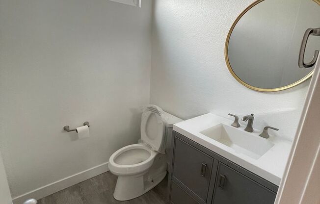 Super Quaint Gated Community - 2BR/1.5 Bath