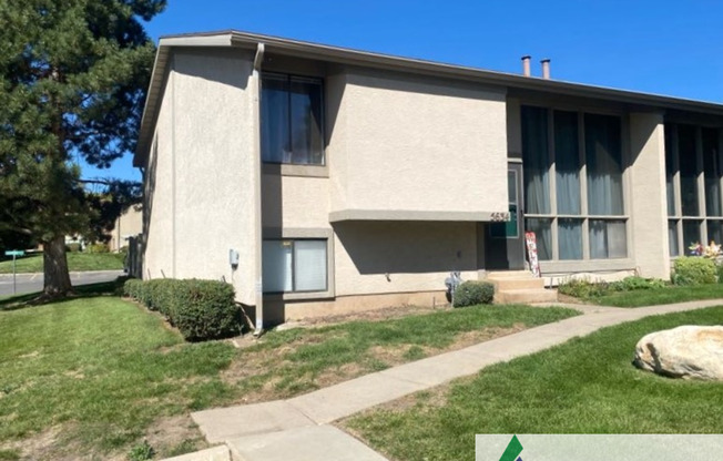 2 Weeks Rent Free! 4 Bed, 3 Bath Condo in South Ogden