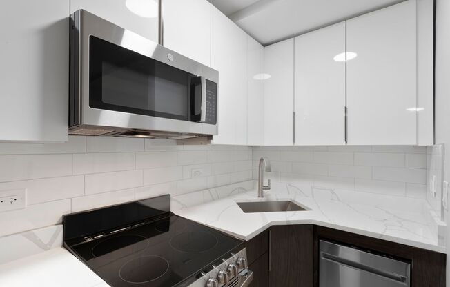 Studio, 1 bath, 250 sqft, $1,450, Unit 2D