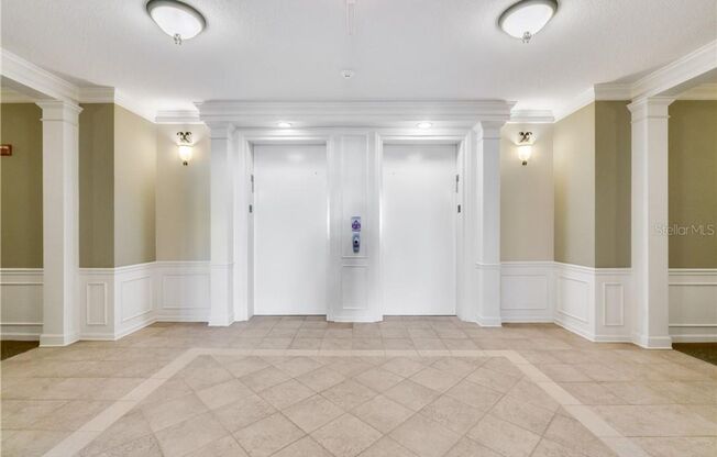 Beautiful WATERFRONT 3 bedrooms Condo located in MetroWest with ELEVATOR! Rare find!