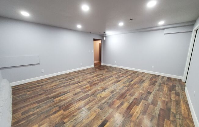 Studio, 1 bath, 650 sqft, $800