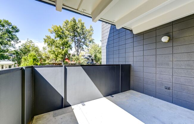 2 beds, 2 baths, 925 sqft, $2,100, Unit 601