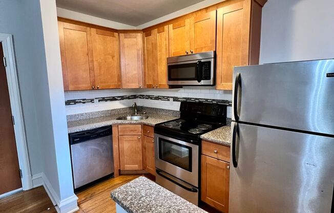 2 beds, 1 bath, $1,420, Unit Apt. 304