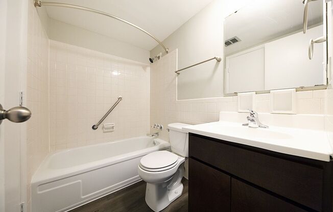 1 bed, 1 bath, 742 sqft, $930, Unit 2018