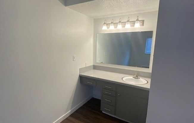 1 bed, 1 bath, 685 sqft, $1,450, Unit 15