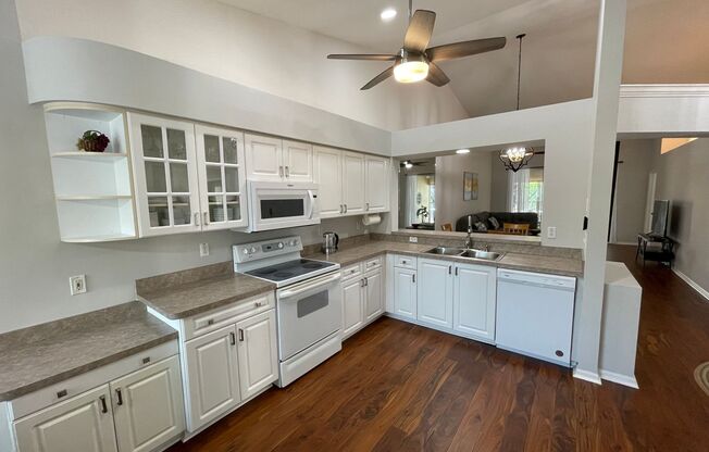 5708 Greenwood Cir #48