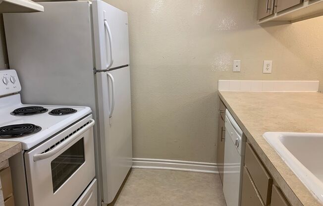 2 beds, 1 bath, $1,645