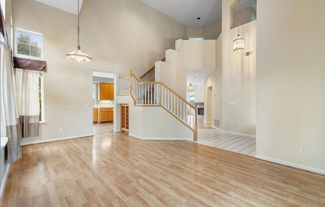 16 Smith Ct - 4 bedroom | 2.5 bathroom | Single family home