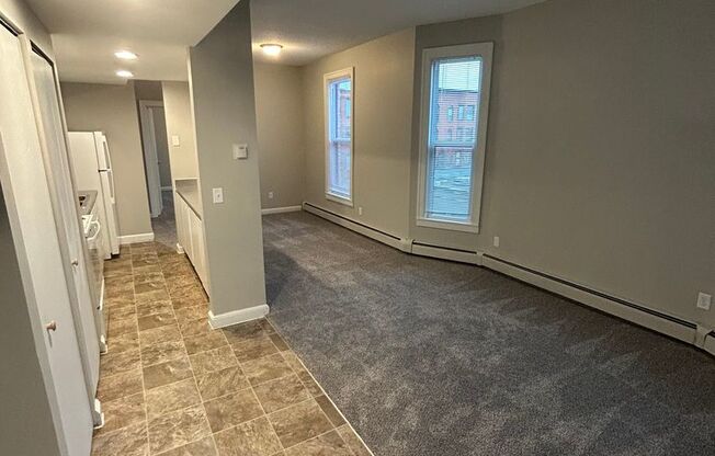 2 beds, 1 bath, 820 sqft, $1,600, Unit 23