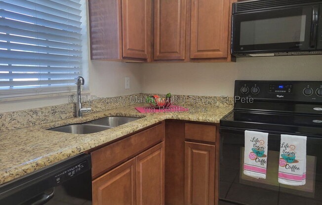 711 RUSSELL LN