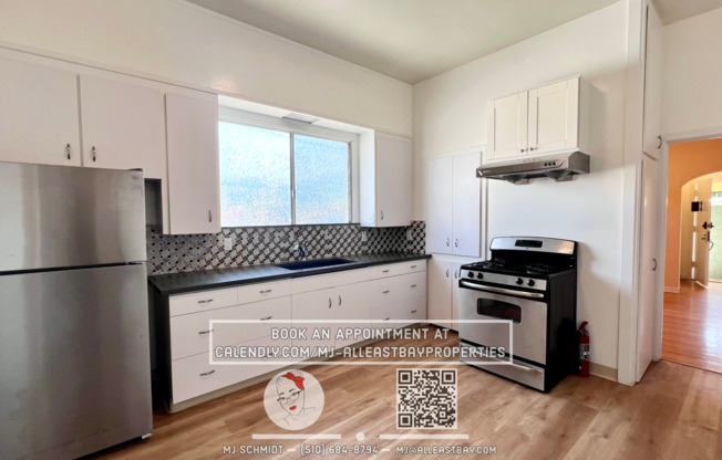 4 bedroom 2 bath home located in the heart of Emeryville close to all modes of transit!