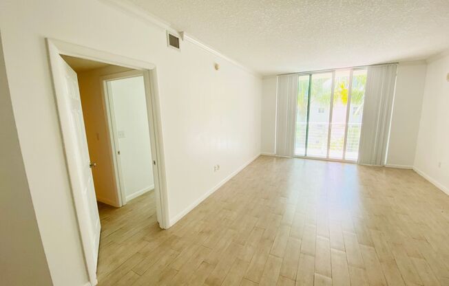 2 beds, 2 baths, $3,500, Unit Unit 404