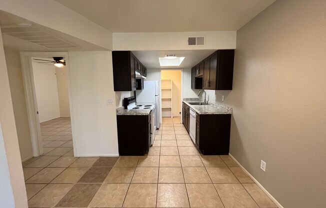 2 beds, 1 bath, 950 sqft, $1,299, Unit 106