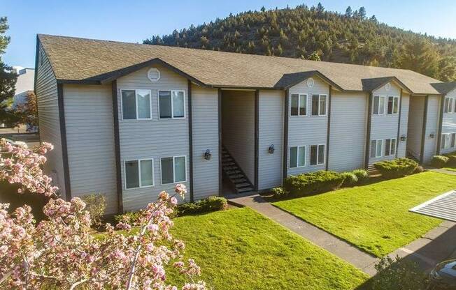 Building Exterior | Apartments in Bend OR | Sienna Pointe