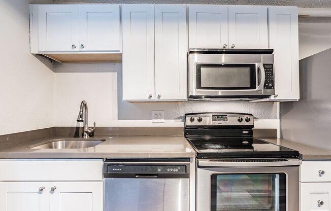 Studio, 1 bath, 275 sqft, $1,050, Unit B5