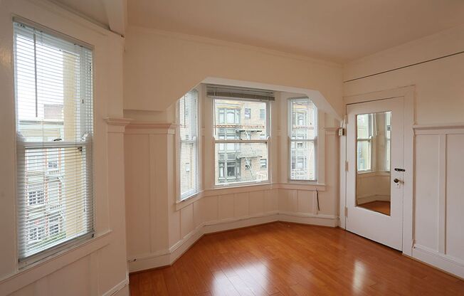 OPEN HOUSE: Tuesday (8/11) 7:10pm-7:30pm. Downtown district 2-1BR/1BA, Shared laundry (797 Bush Street #405)