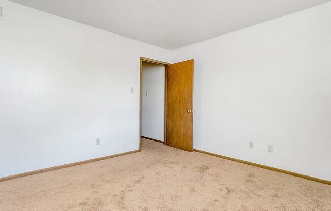 2 beds, 2.5 baths, 1,250 sqft, $850, Unit 701