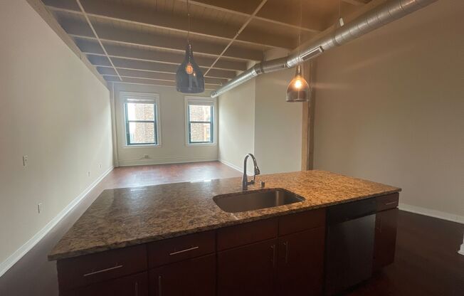 1 bed, 1 bath, 867 sqft, $1,500, Unit 510