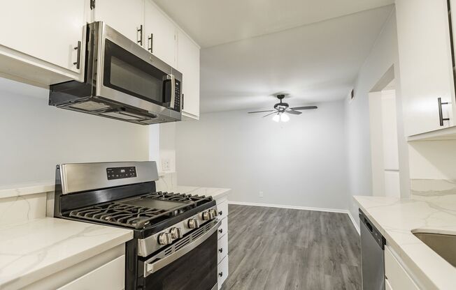 2 beds, 2 baths, 1,250 sqft, $2,598, Unit 18