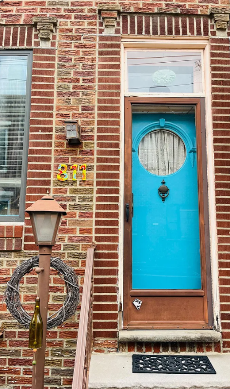 811 EARP ST