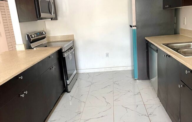 1 bed, 1 bath, 713 sqft, $1,395, Unit 168