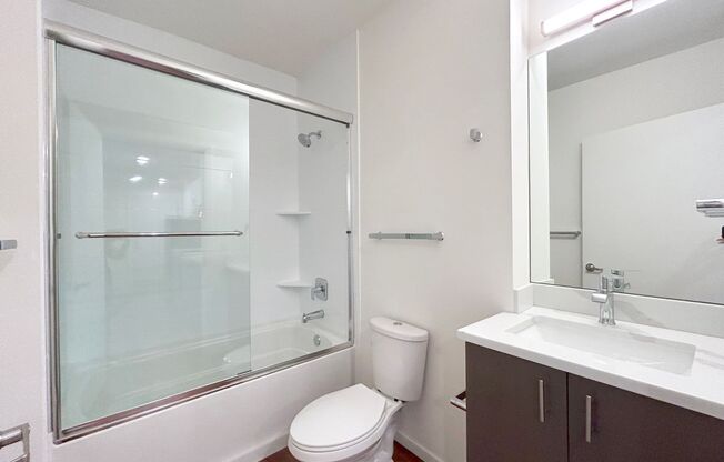 Studio, 1 bath, 450 sqft, $1,475, Unit 108