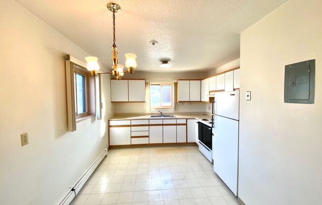 1 bed, 1 bath, 680 sqft, $750, Unit 102