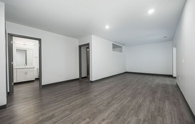 3 beds, 2 baths, 1,378 sqft, $2,350, Unit 805
