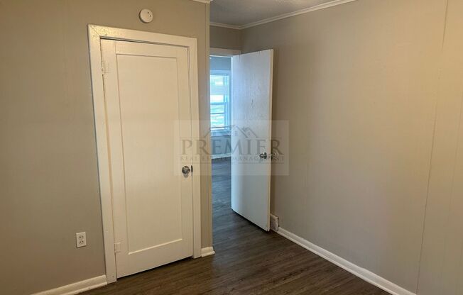 2 beds, 1 bath, $975