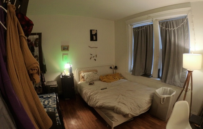 1 bed, 1 bath, $2,400, Unit 12