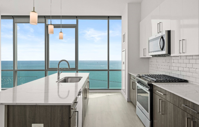 899 S MICHIGAN AVE