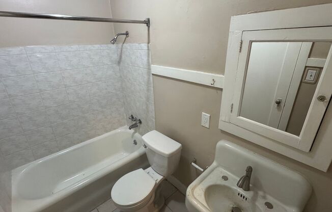 1 bed, 1 bath, $1,595, Unit 2125 #2