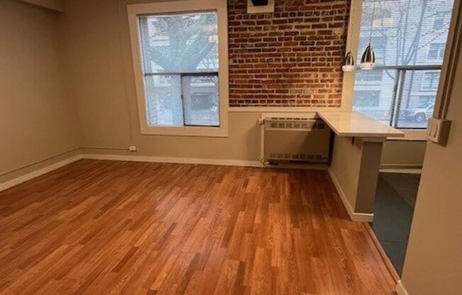 Studio, 1 bath, 340 sqft, $1,325, Unit 202