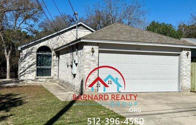 Available Now: 3 Bedroom, 2 Bath Stand Alone Home