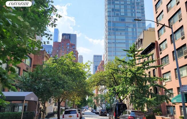 344 E 51 ST