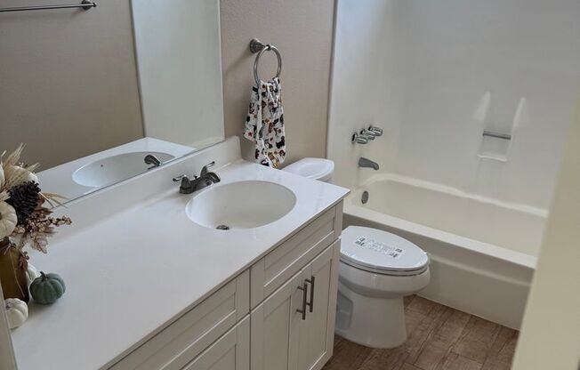 1 bed, 1 bath, $1,950, Unit 13