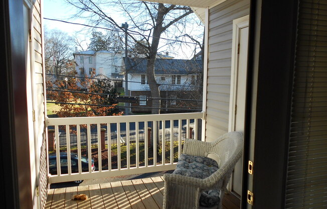 Large 4 Bedroom Home, so close to campus!