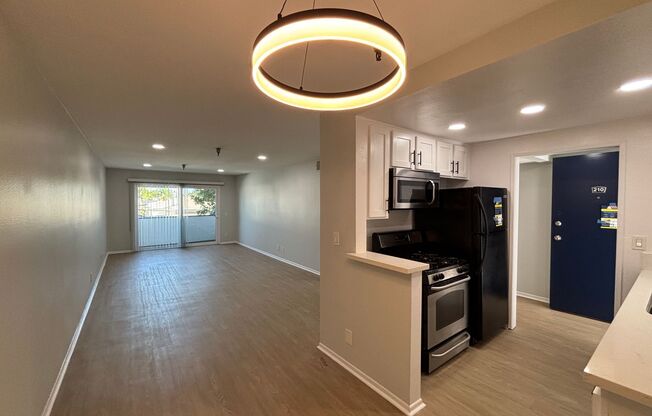1 bed, 1 bath, 695 sqft, $2,148, Unit 210