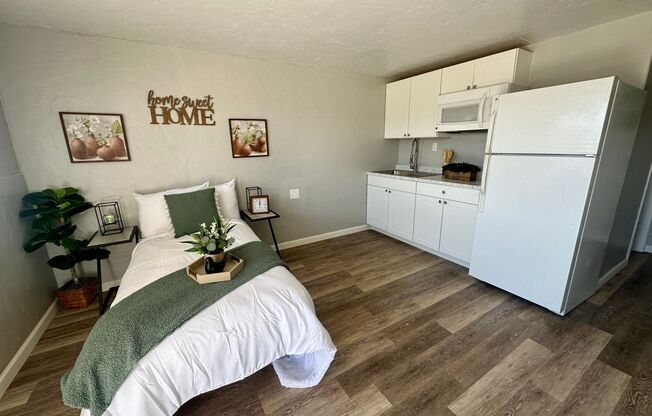 1 bed, 1 bath, 275 sqft, $800, Unit 24