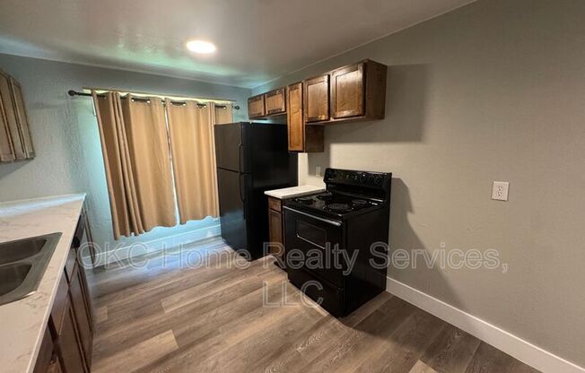 3037 NW 27