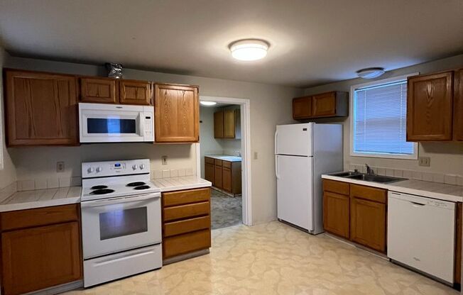 1 bed, 1 bath, $1,500, Unit 1017 1/2