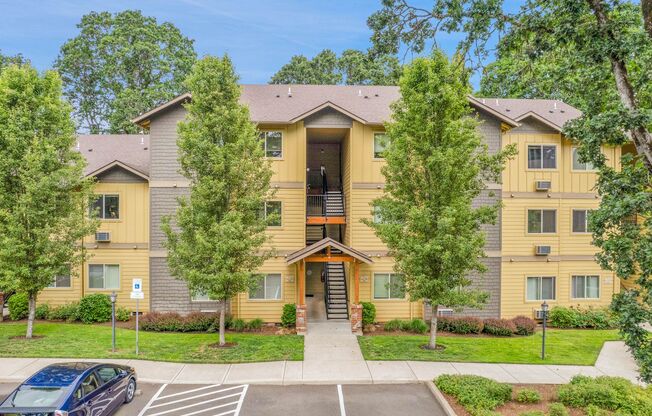 Your Sanctuary in South Salem - Privacy Gates, Lush Landscapes, and Tranquil Fountains